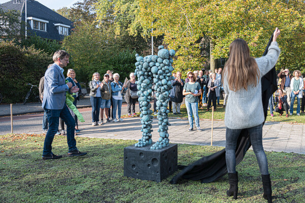 De onthulling van Molecular. (foto RBF)