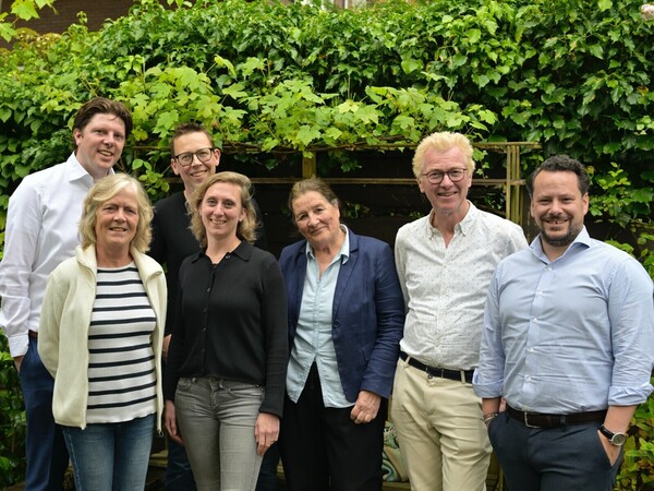 het bestuur:  David van Es, Thea Dickhoff, Sander La Grouw, Loes van der Hulst, Karin Verbraken, Kees Rotteveel en John Molenaar